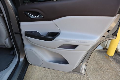 Used 2019 GMC Acadia SLT image 44