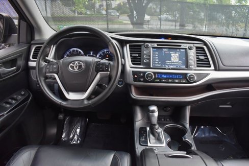 Used 2014 Toyota Highlander XLE image 20