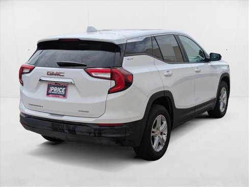 Used 2024 GMC Terrain SLE image 5