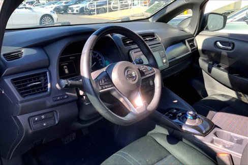 Used 2019 Nissan Leaf SV image 2
