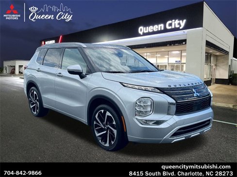 Used 2024 Mitsubishi Outlander SEL image 1