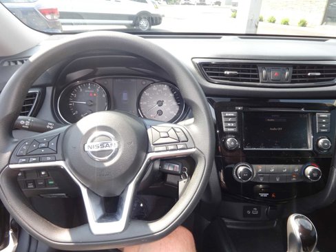 Used 2020 Nissan Rogue S image 22