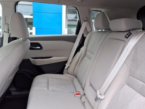 Used 2024 Nissan Rogue SV image 32