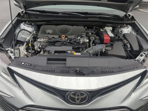 Used 2021 Toyota Camry LE image 25