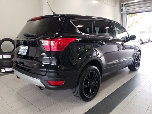 Used 2019 Ford Escape SE image 22