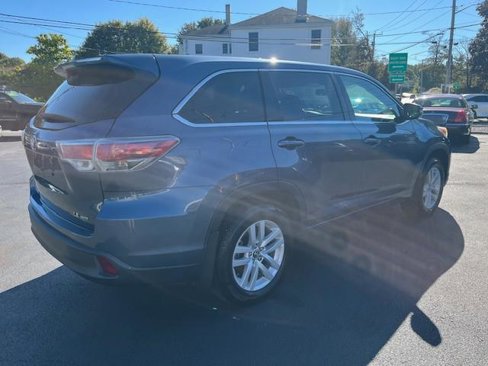 Used 2014 Toyota Highlander LE image 3
