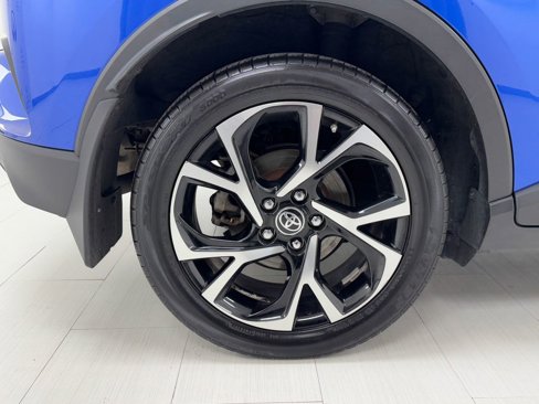 Used 2021 Toyota C-HR Nightshade image 40