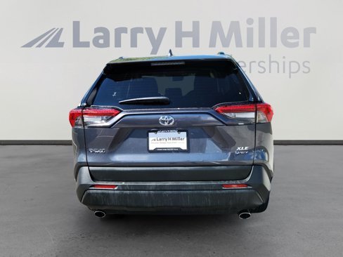 Used 2025 Toyota RAV4 XLE image 4