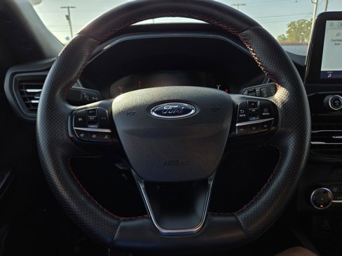 Used 2023 Ford Escape ST-Line image 15