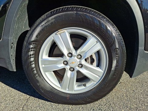 Certified 2022 Chevrolet Trax LS w/ Tint and Cruise Package image 8
