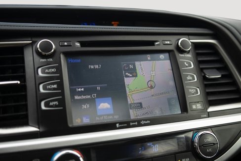 Used 2018 Toyota Highlander SE image 9