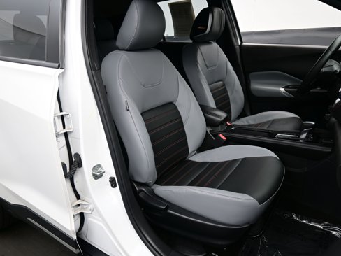 Used 2023 Nissan Kicks SR image 14