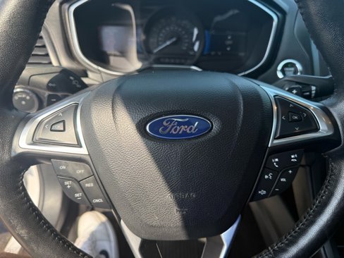 Used 2017 Ford Fusion Titanium image 16