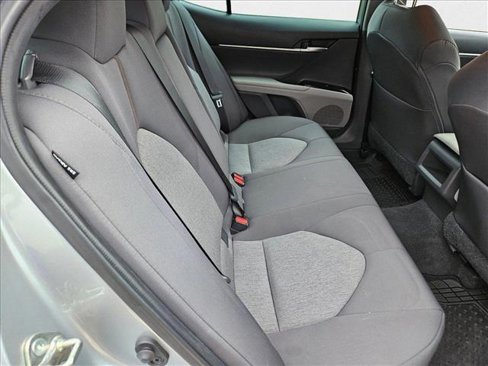 Used 2020 Toyota Camry LE image 18