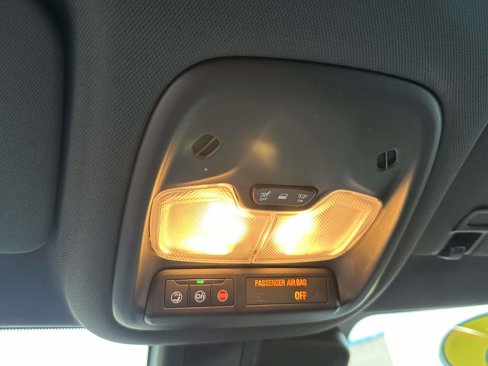 Used 2023 Chevrolet TrailBlazer RS w/ Technology Package image 32