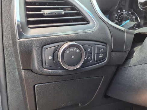 Used 2019 Ford Edge Titanium w/ Cold Weather Package image 15