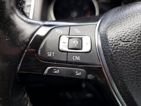Used 2018 Volkswagen Passat 2.0T R-Line image 14