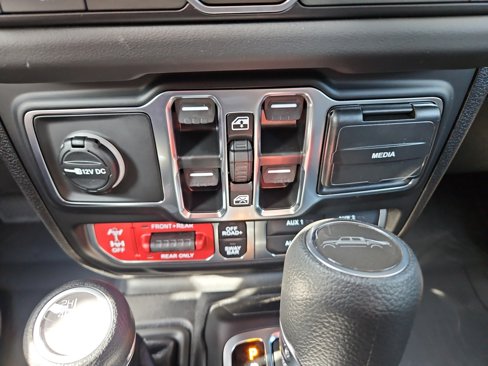 New 2025 Jeep Gladiator Rubicon w/ Convenience Group image 26