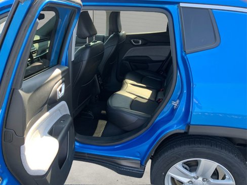 Used 2022 Jeep Compass Latitude w/ Convenience Group image 11