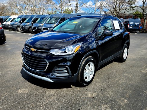 Used 2022 Chevrolet Trax LT w/ LT Convenience Package image 3