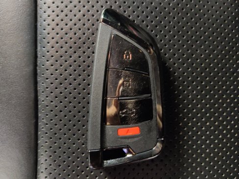 Used 2019 Jeep Cherokee Limited w/ Luxury Group image 32