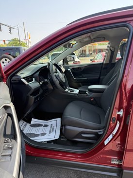 Used 2019 Toyota RAV4 LE image 11
