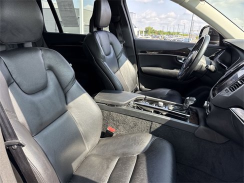 Used 2018 Volvo XC90 T5 Momentum w/ Convenience Package image 13