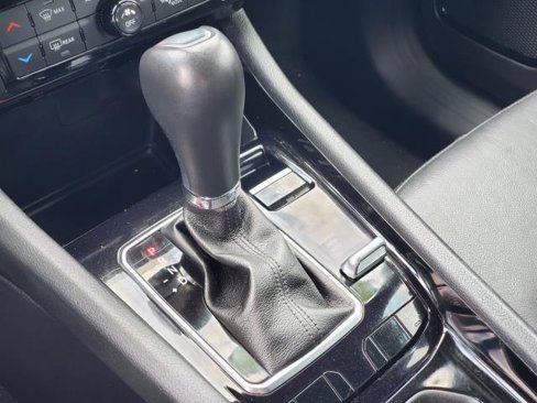 Used 2022 Jeep Compass Limited image 18