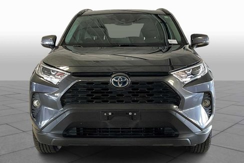 Used 2021 Toyota RAV4 XLE image 3