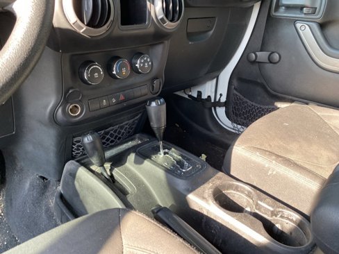 Used 2015 Jeep Wrangler Unlimited Sport image 12