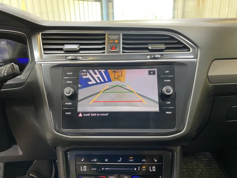 Used 2024 Volkswagen Tiguan SE image 42
