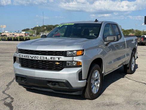 Used 2021 Chevrolet Silverado 1500 Custom image 1