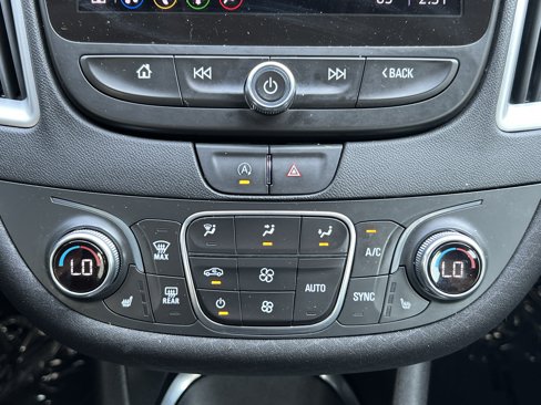 Used 2022 Chevrolet Malibu LT image 30