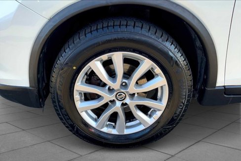 Used 2019 Nissan Rogue SV image 10