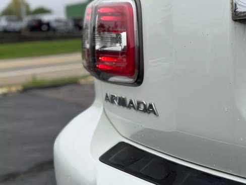 Used 2017 Nissan Armada SL image 10