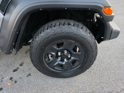 Used 2018 Jeep Wrangler Unlimited Sport image 12