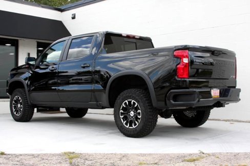 Used 2025 Chevrolet Silverado 1500 ZR2 w/ Technology Package image 12