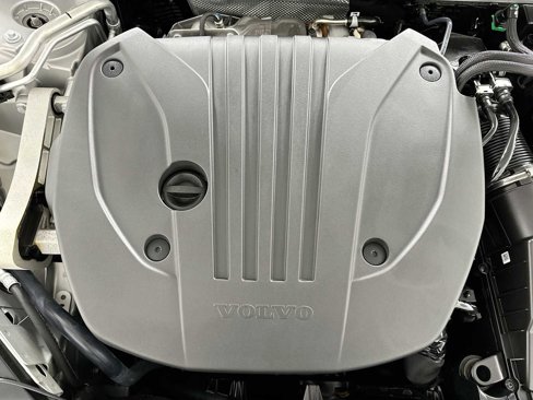 Certified 2025 Volvo S60 B5 Core image 27
