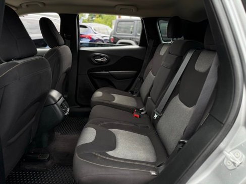 Used 2016 Jeep Cherokee Sport w/ Cold Weather Group image 14
