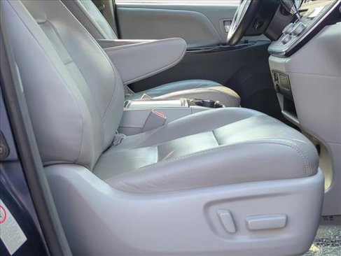 Used 2018 Toyota Sienna XLE image 20