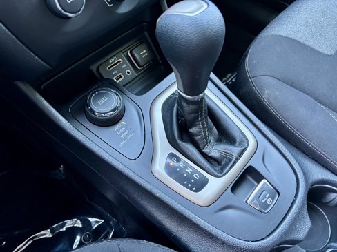 Used 2018 Jeep Cherokee Latitude image 26