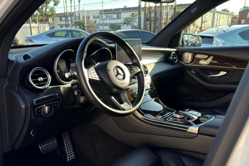 Used 2019 Mercedes-Benz GLC 300 4MATIC image 9