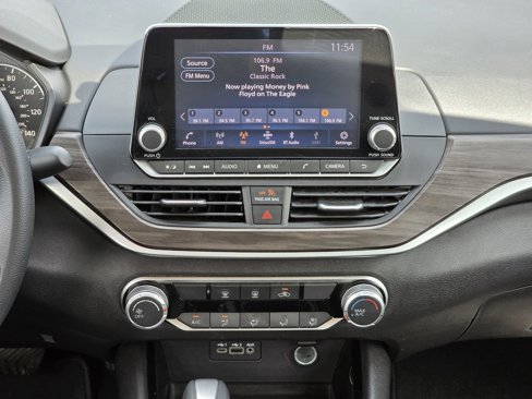 Used 2024 Nissan Altima 2.5 SV image 19