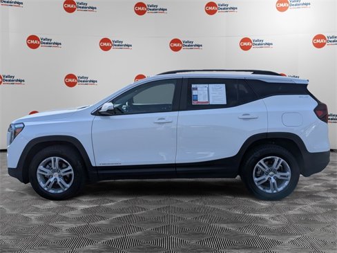 Used 2023 GMC Terrain SLE w/ Driver Convenience Package image 8