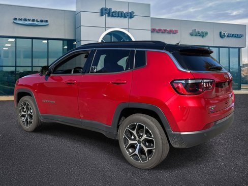 Used 2025 Jeep Compass Limited image 3