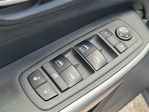 Used 2019 Jeep Cherokee Latitude w/ Popular Appearance Group image 21