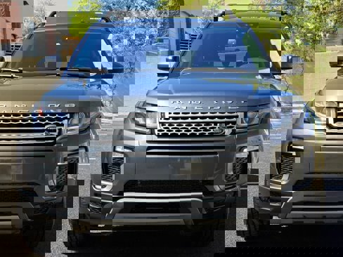 Used 2017 Land Rover Range Rover Evoque SE image 4