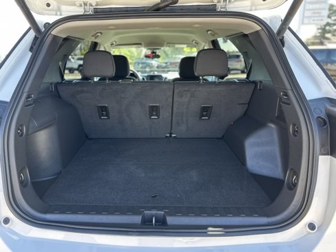 Used 2023 Chevrolet Equinox LT w/ Driver Convenience Package image 11