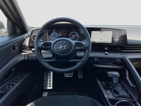 New 2025 Hyundai Elantra SEL image 21