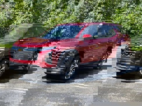 New 2026 Chevrolet Equinox LT w/ LPO, Floor Liner Package image 7